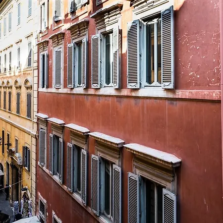 Konukevi Trevi & Pantheon Luxury 4*