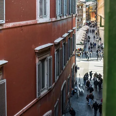 Trevi & Pantheon Luxury Konukevi 4*