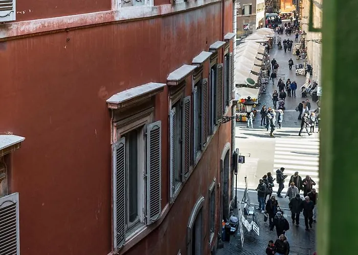 Trevi & Pantheon Luxury Konukevi 4*